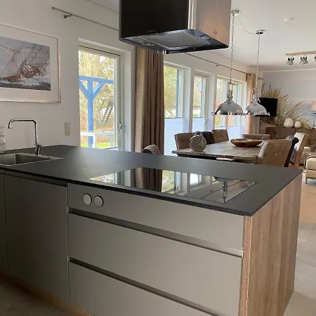 Gudrun, Luxury House